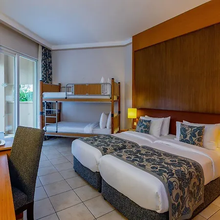 拉布拉达阿兰图酒店 5*