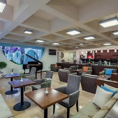 拉布拉达阿兰图酒店 5* 阿拉尼亚